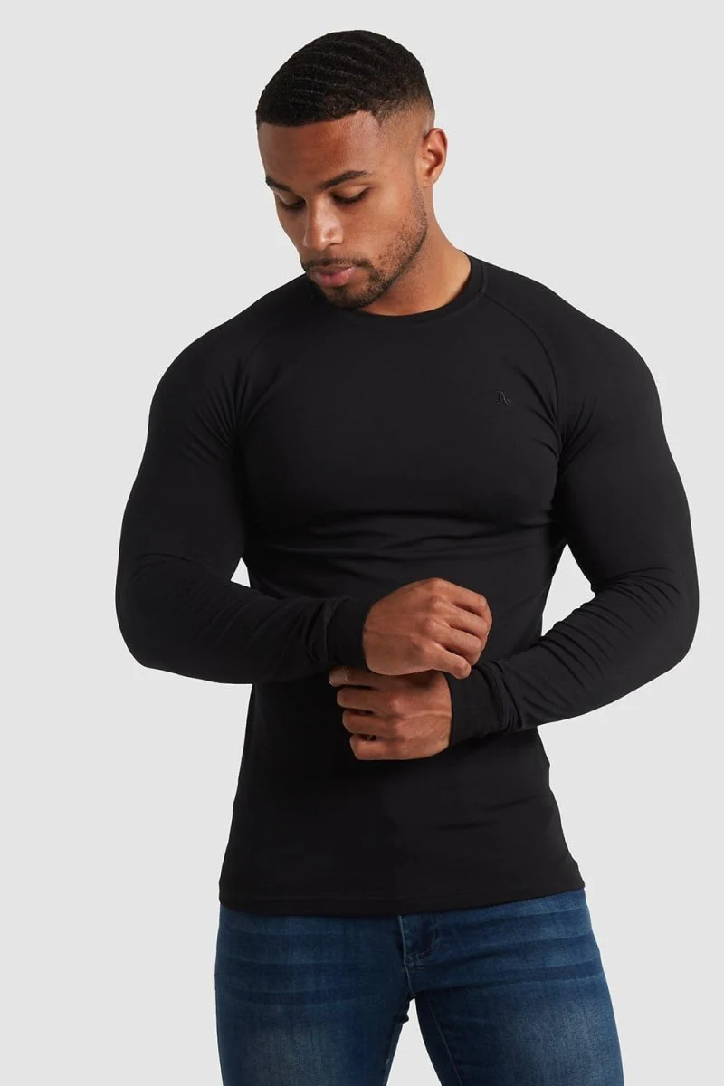 Muscle Fit T-Shirt in Black - Image 4