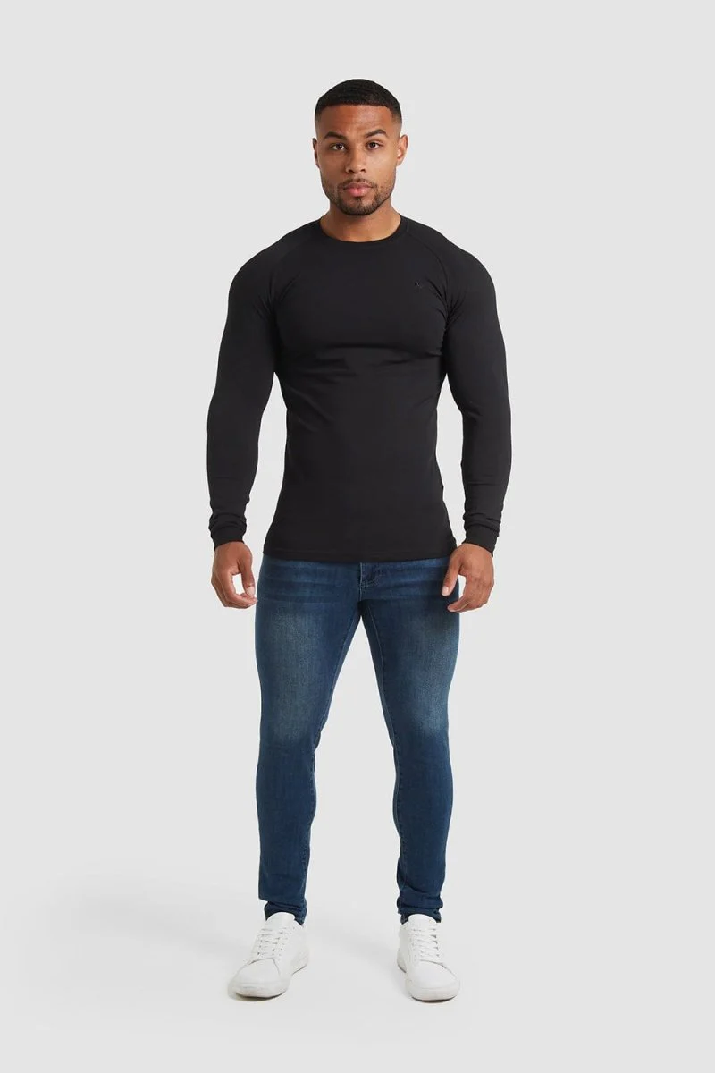 Muscle Fit T-Shirt in Black - Image 5