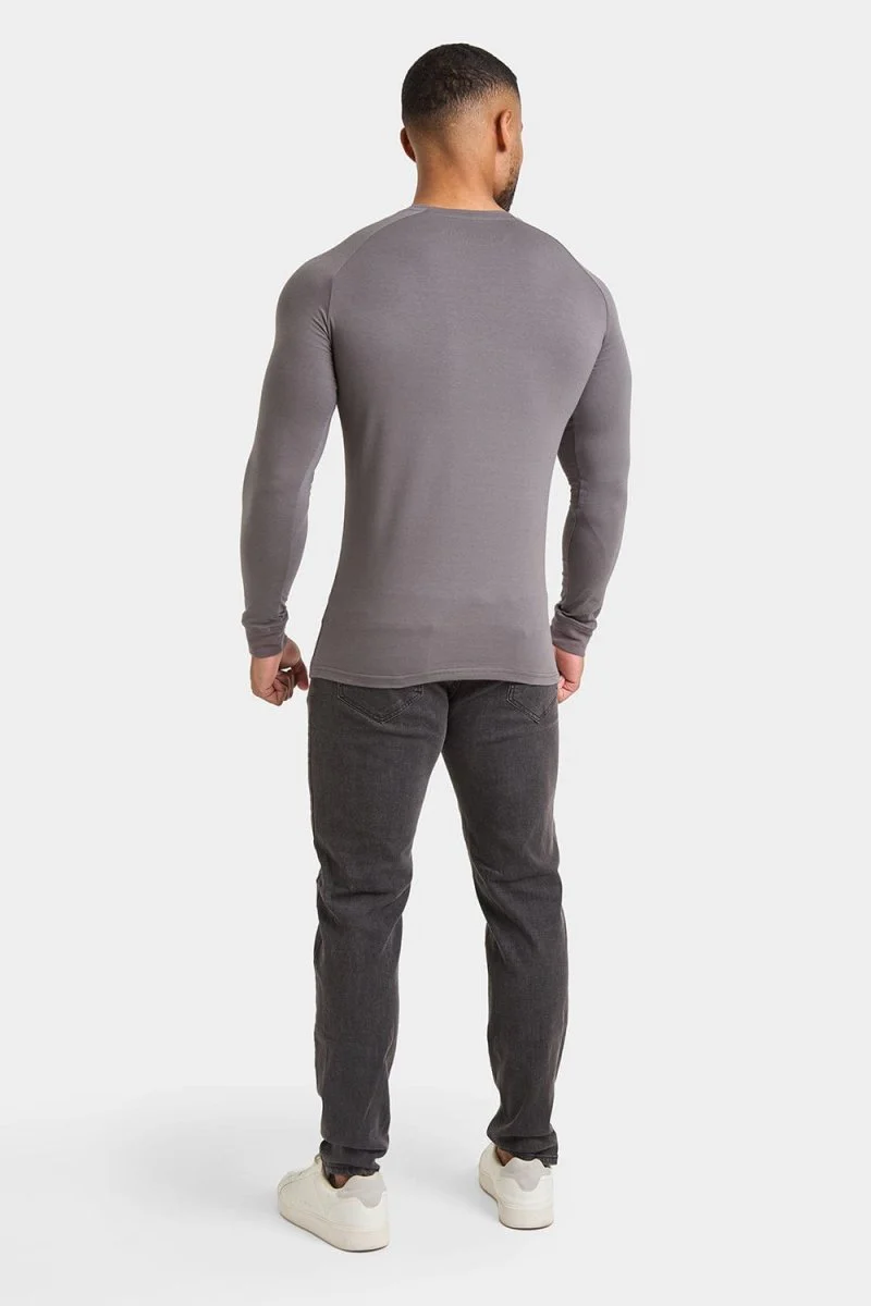 Muscle Fit T-Shirt in Mole - Image 7