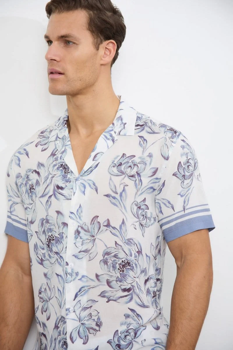 Printed Shirt in Blue Floral - Image 3