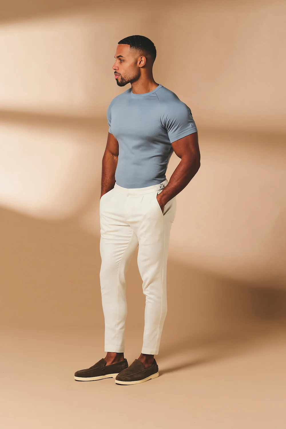 Stretch Linen Blend Cropped Pleated Trousers in Chalk - Image 4