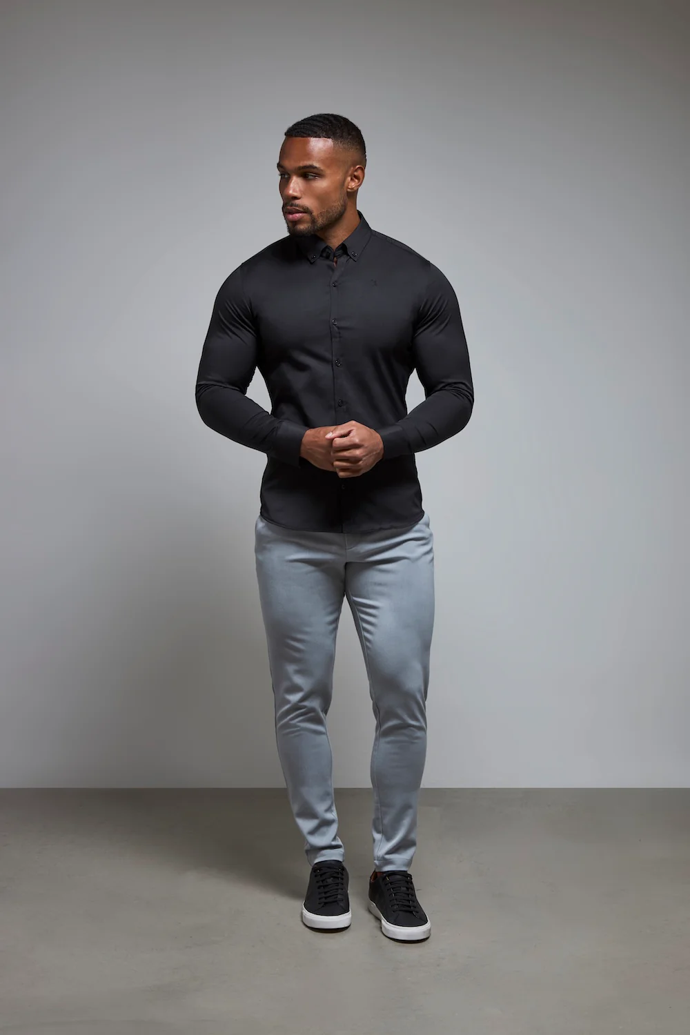 Muscle Fit Signature Shirt 2.0 in Black - Image 3