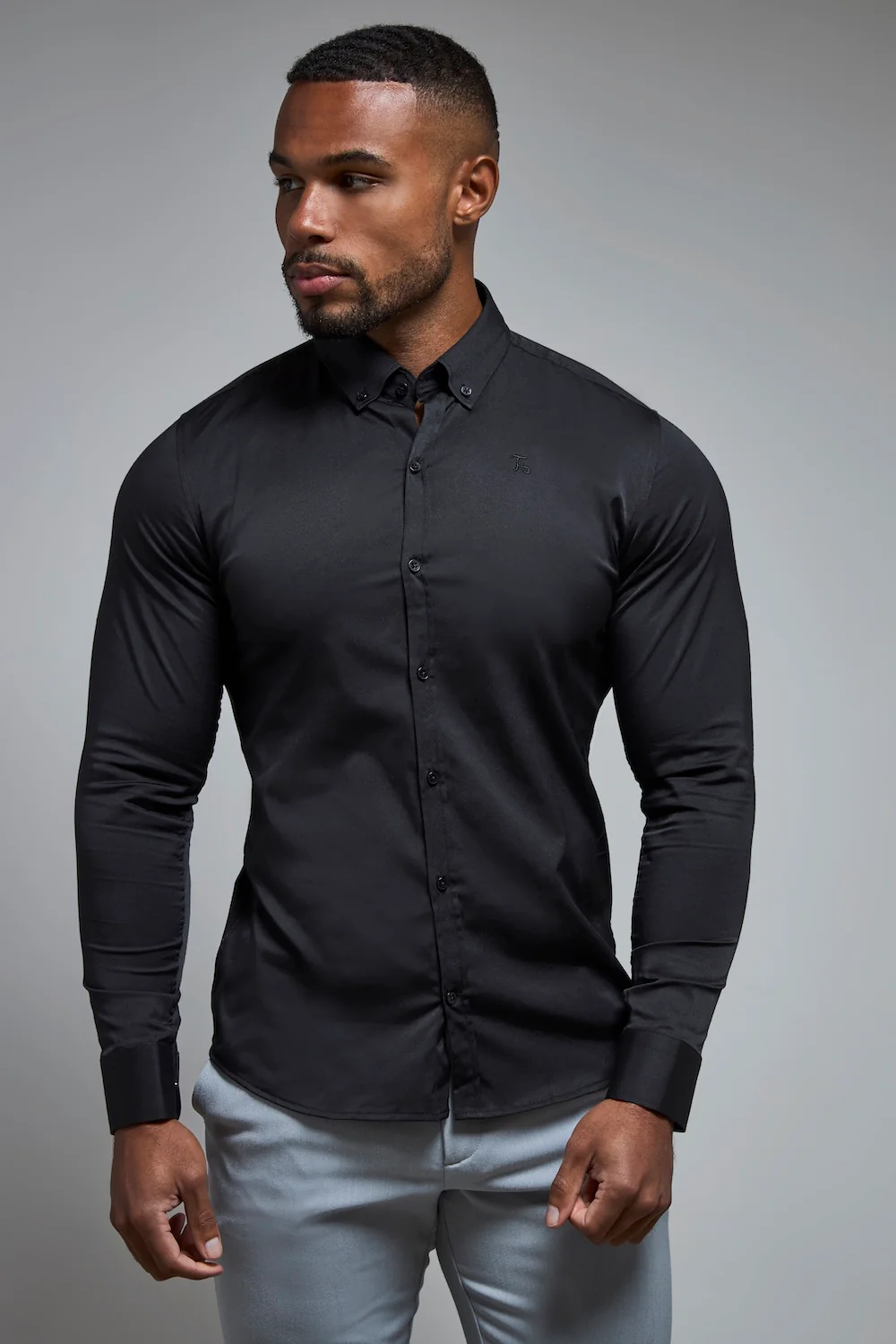 Muscle Fit Signature Shirt 2.0 in Black - Image 4