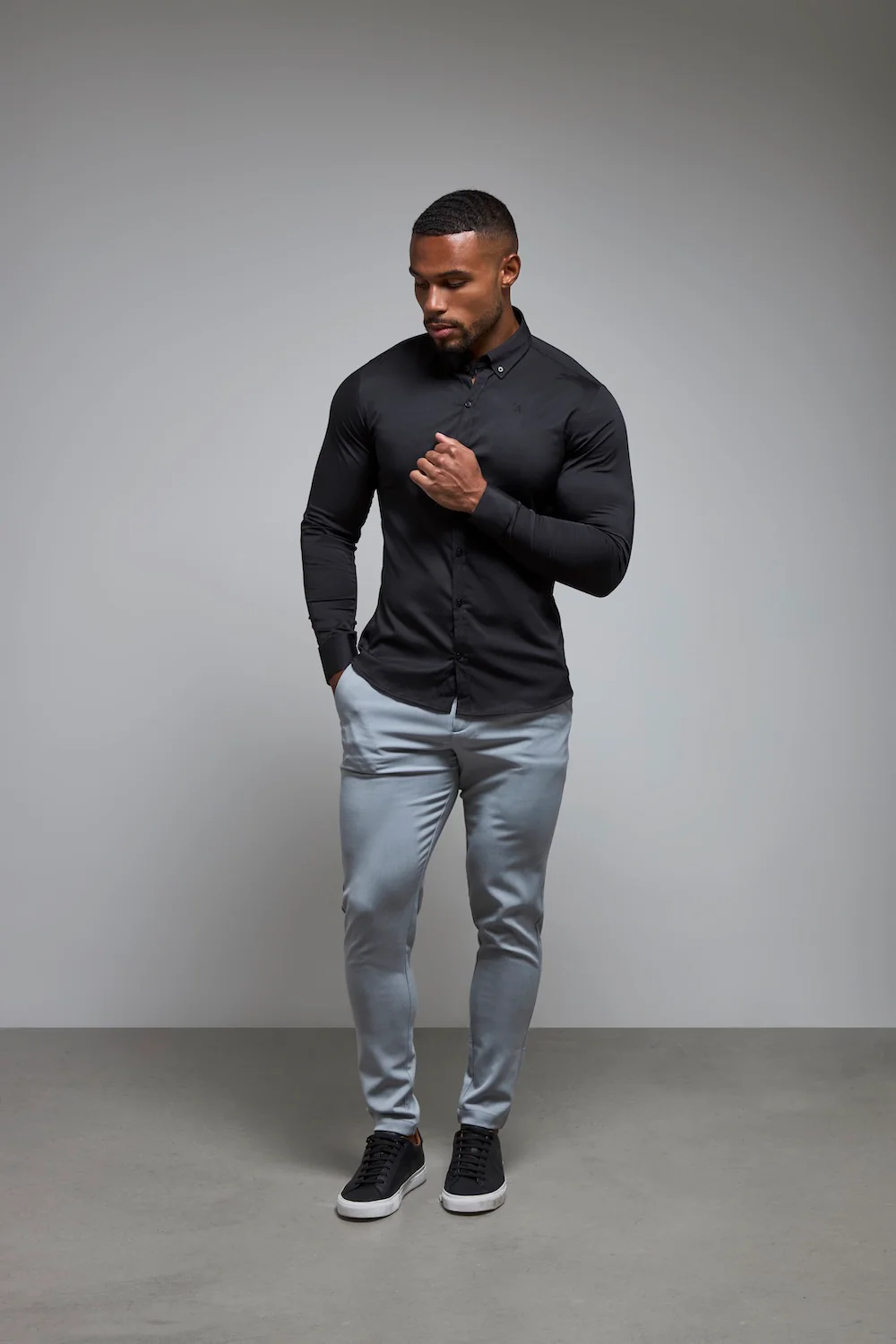 Muscle Fit Signature Shirt 2.0 in Black - Image 6