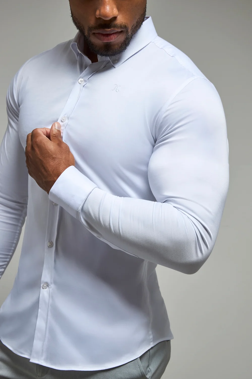 Muscle Fit Signature Shirt 2.0 in White - Image 5