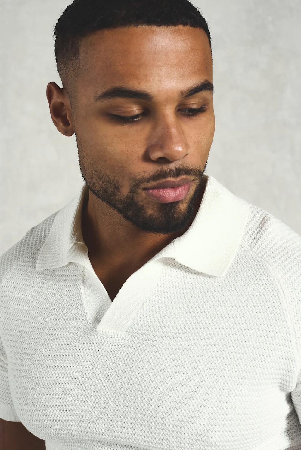 Textured Knitted Open Collar Polo Shirt in Off White - Image 5